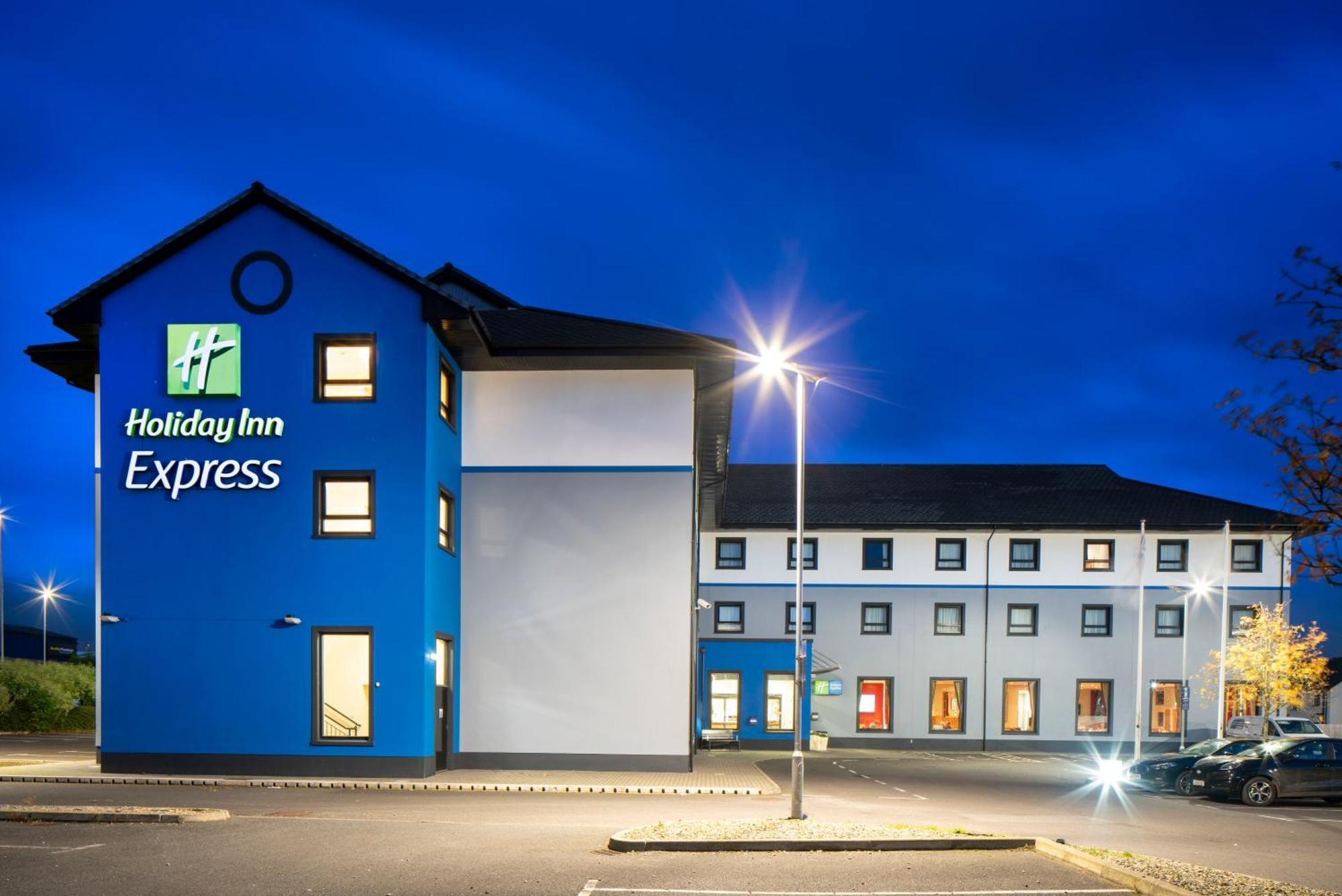 Holiday Inn Express Antrim By Ihg Zewnętrze zdjęcie